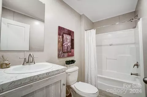 Bath - 1860 Bascom Ln, Midland, NC 28107 photo 3 of 3