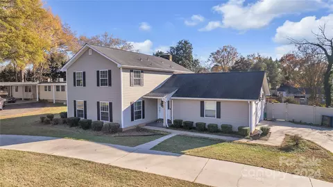 475 16th Nw Ave NW, Hickory, NC 28601