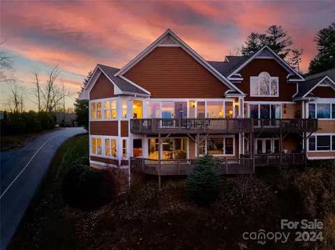 10 N Mission Hills Ct, Mills River, NC 28759