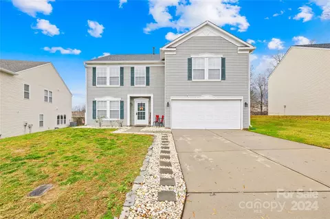 3449 Pikes Peak Dr, Gastonia, NC 28052