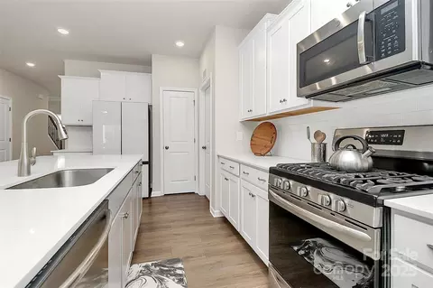 Kitchen - 5762 Soft Shell Dr, Lancaster, SC 29720 photo 2 of 5
