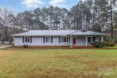 8112 Pine Lake Rd, Denver, NC 28037