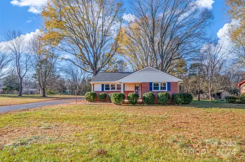 187 Shumaker Dr, Statesville, NC 28625