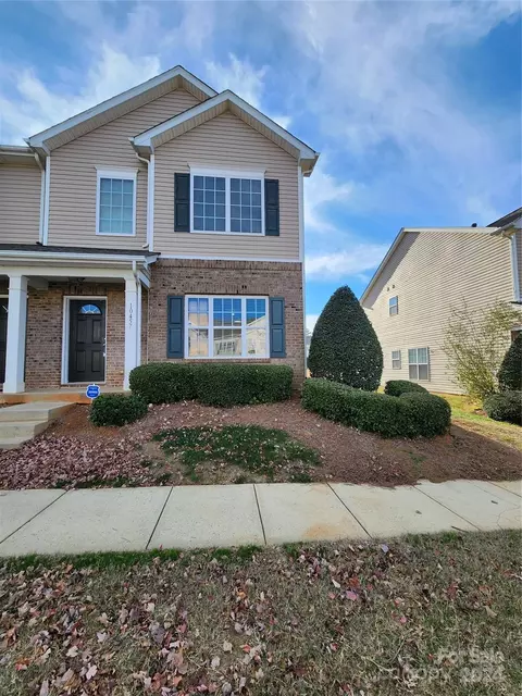 10457 Stokeshill Ct, Pineville, NC 28134