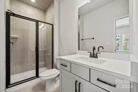 Bath - 711 Hoke Ln, Davidson, NC 28036 photo 1 of 2