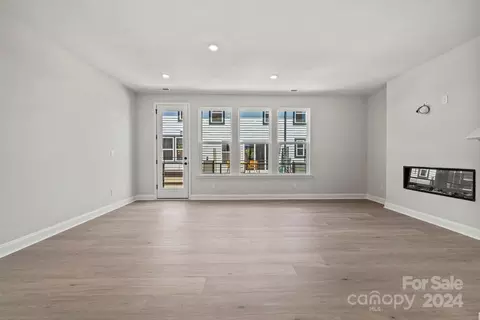 Living - 711 Hoke Ln, Davidson, NC 28036 photo 2 of 3