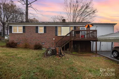 625 9th Sw St SW, Hickory, NC 28602