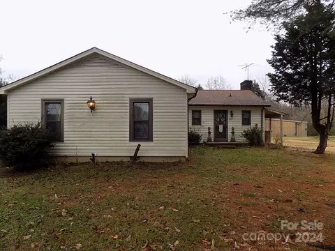 1806 Rhyne Rd, Dallas, NC 28034