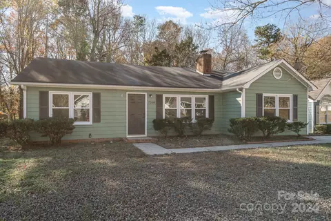 7208 Rockwood Forest Ln, Charlotte, NC 28212