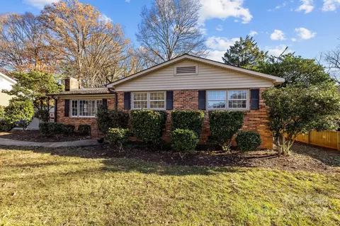 5501 Chedworth Dr, Charlotte, NC 28210