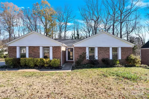 5021 Prestwick Ln, Charlotte, NC 28212