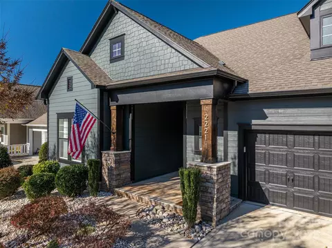 2221 Lexington St, Belmont, NC 28012