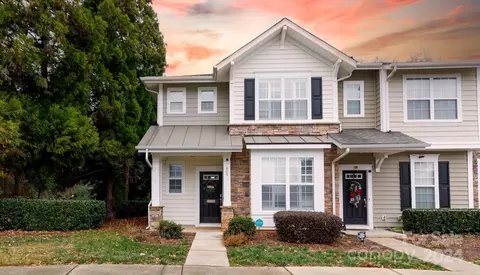 805 Lacebark Dr, Rock Hill, SC 29732
