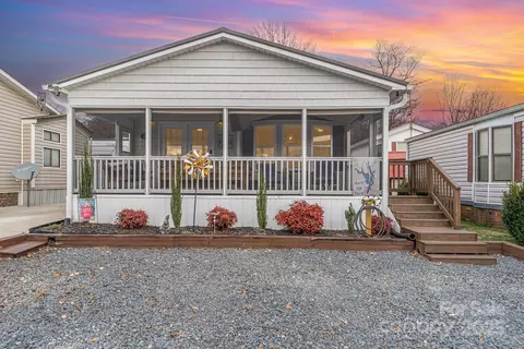 108 Elm St, New London, NC 28127