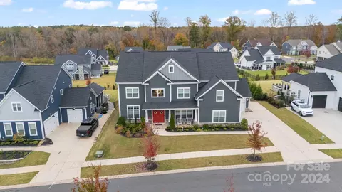 19108 Beecher Commons Dr, Huntersville, NC 28078