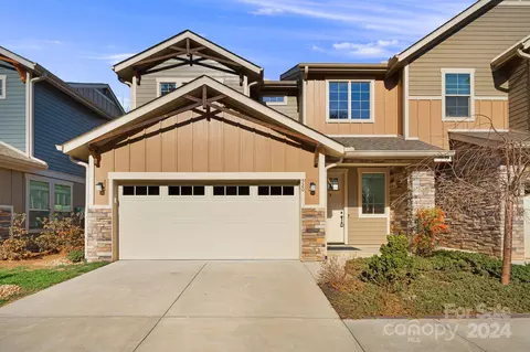 520 Sweet Birch Park Ln, Black Mountain, NC 28711