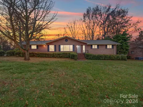 7218 Melody Ln, Charlotte, NC 28214