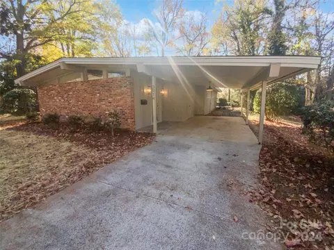 3914 Brookfield Dr, Charlotte, NC 28210