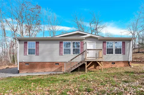 633 Lhasa Apso Ln, Iron Station, NC 28080