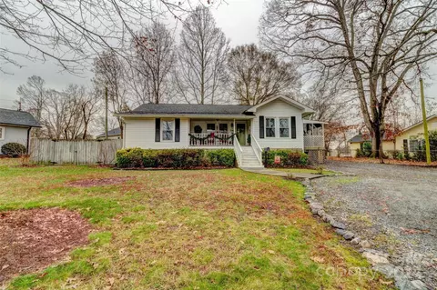 101 Pine Ave, Cherryville, NC 28021