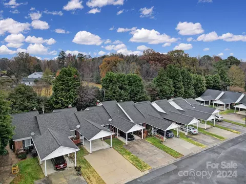 View/Area - 19974 Oak Leaf Cir, Cornelius, NC 28031 photo 1 of 3