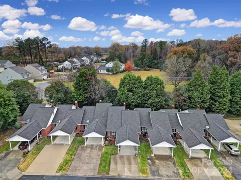 View/Area - 19974 Oak Leaf Cir, Cornelius, NC 28031 photo 2 of 3