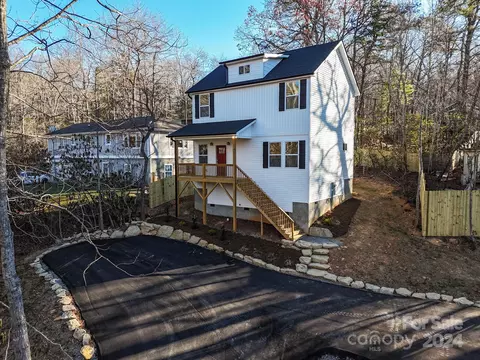 143 Buckner Rd, Black Mountain, NC 28711