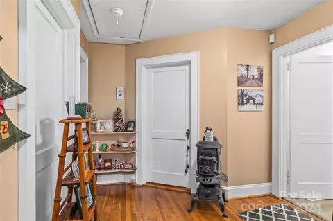 Entry Way - 2385 E Us 70 Hwy, Morganton, NC 28655 photo 1 of 1