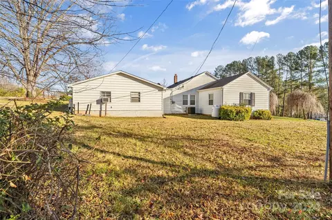 Exterior - 2385 E Us 70 Hwy, Morganton, NC 28655 photo 6 of 8