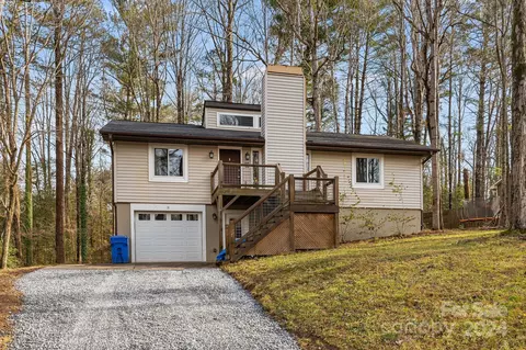 31 Oak Leaf Dr, Fletcher, NC 28732