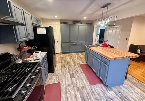 Kitchen - 4108 Johnson Rd, Jefferson, SC 29718 photo 2 of 2