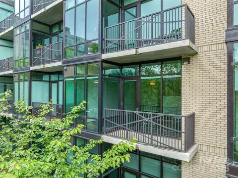 60 N Market 216 St #216, Asheville, NC 28801