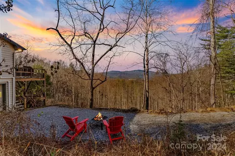 978 Van Arrington Rd, Clyde, NC 28721