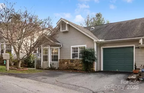870 S Park Pl, Hendersonville, NC 28791