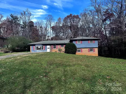 2511 Pickwick Pl, Lincolnton, NC 28092