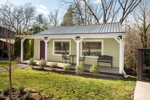 19 Pickwick Rd, Asheville, NC 28803