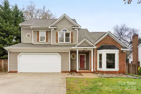 8700 Tamarron Dr, Charlotte, NC 28277