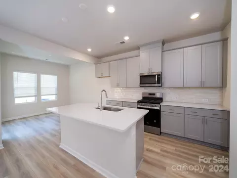 Kitchen - 1271 31st Ne St NE, Conover, NC 28613 photo 3 of 5