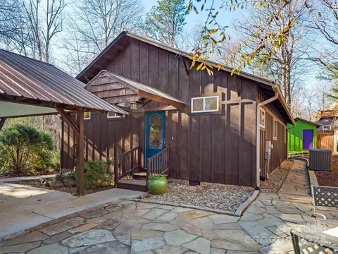 703 Azalea Ave, Black Mountain, NC 28711