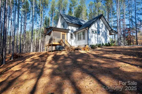 Exterior - 461 Hawk Ridge Dr, Mill Spring, NC 28756 photo 2 of 6