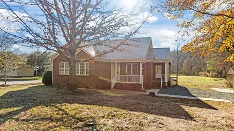 5881 Hidden Oaks Ln, Clover, SC 29710