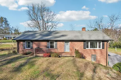 307 Oklawaha Cir, Hendersonville, NC 28739