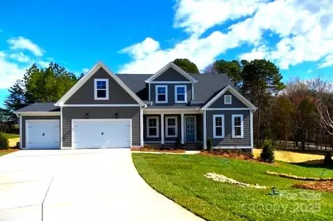 143 Dabbling Duck Cir, Mooresville, NC 28117