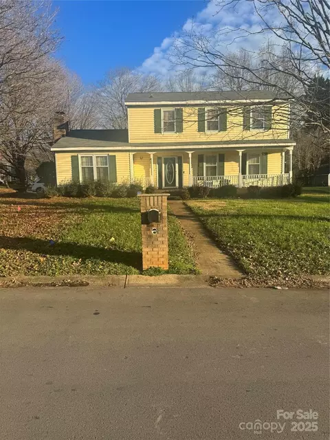 5401 Dowgate Dr, Charlotte, NC 28208