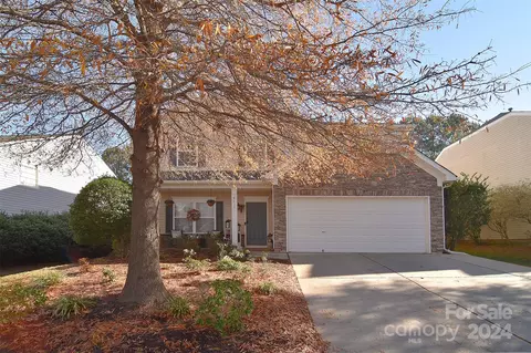 8717 Sedgeburn Dr, Charlotte, NC 28278