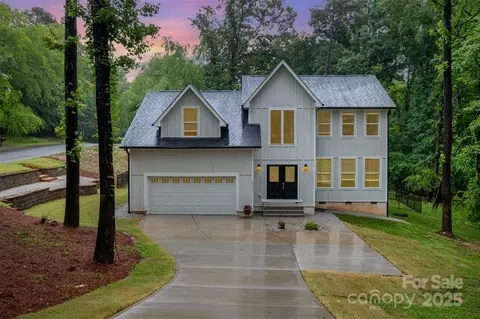 10221 Hanging Moss Trl, Mint Hill, NC 28227