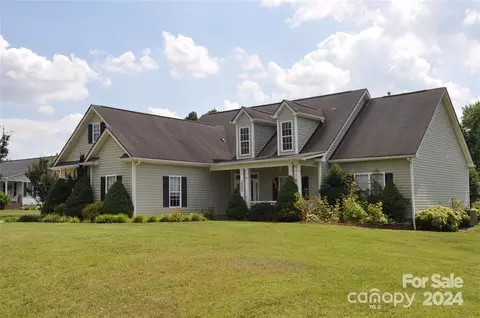 2505 Mintew Cir, Lincolnton, NC 28092