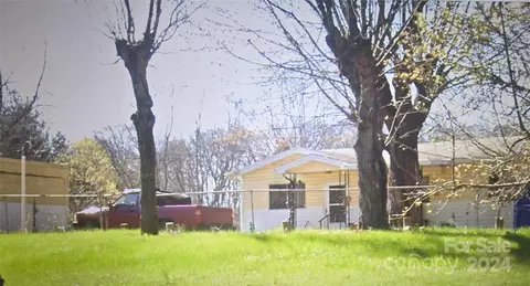 137 Luther Rd, Candler, NC 28715