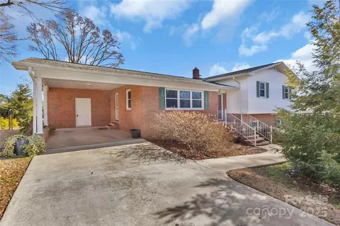 214 Starview Ln, Dallas, NC 28034