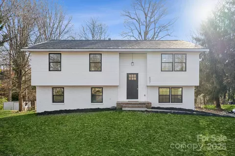 607 King Arthur Dr, Gastonia, NC 28056